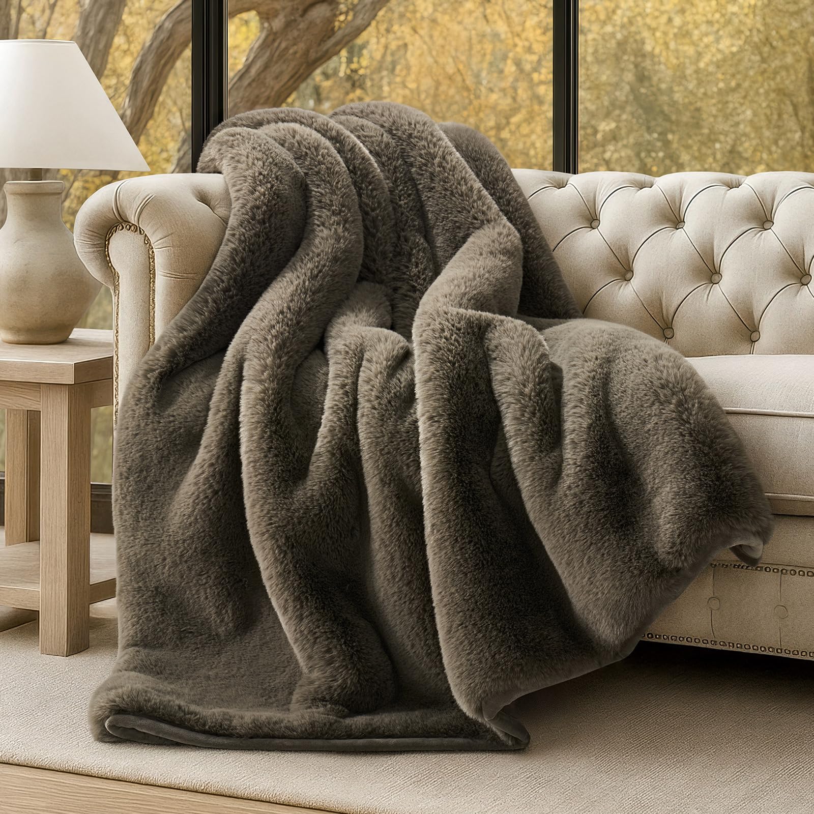 EVERGRACEHOME Luxury Soft Faux Chinchilla Fur Throw Blanket for Couch, Warm Thick Heavy Winter Throw Blanket 1220GSM for Bed, Fluffy Cozy Mink Blanket with Reversible Velvet, Brown Sable, 50"x60"