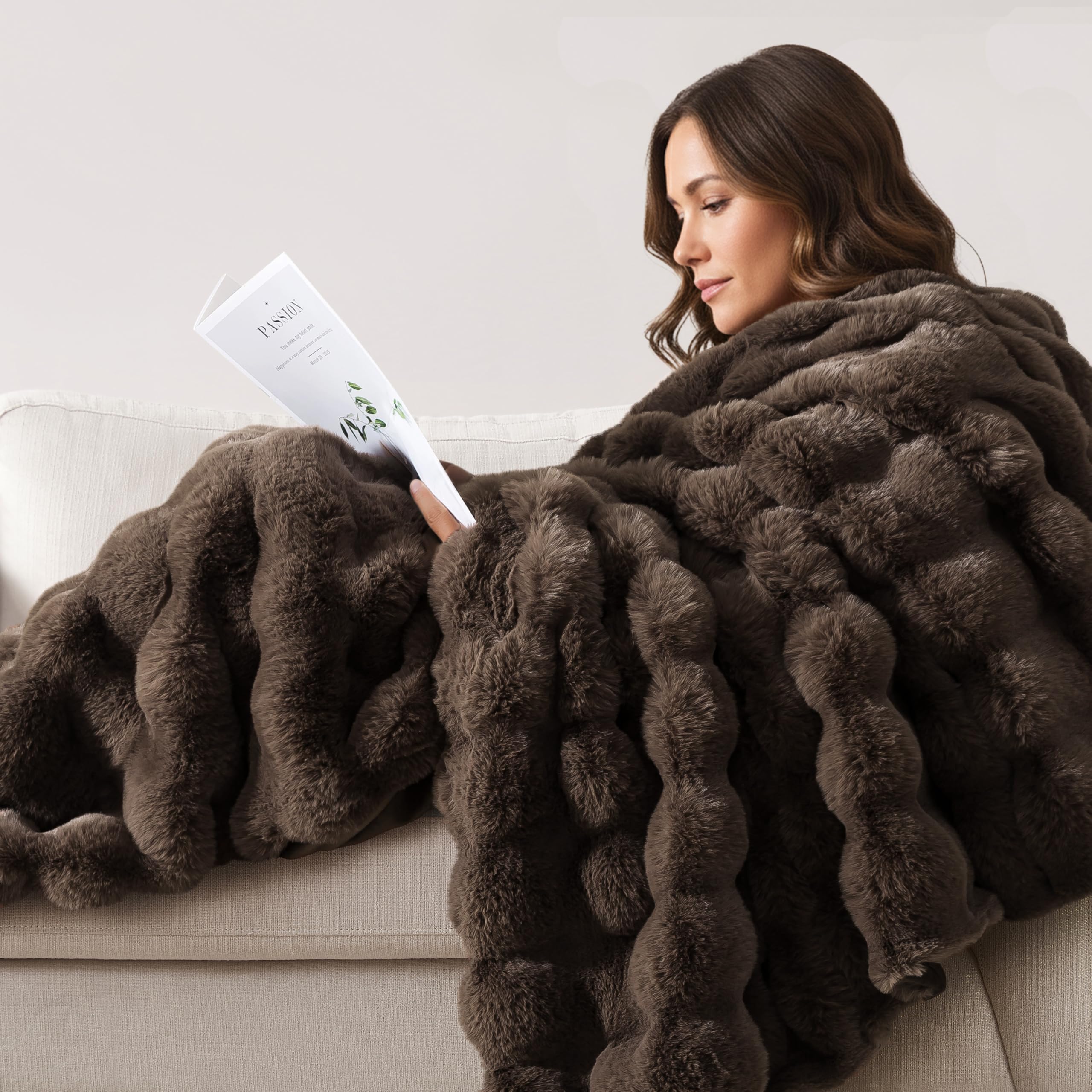 WDCOZY Luxury Bubble Throw Blanket, Faux Rabbit Fur Mink Plush Throw for Couch, Sofa and Bed, Soft Fluffy Fuzzy Furry Cozy Blanket, Thick and Warm for Women, 50x60 inches, Tie-Dye Grey, 950 GSM