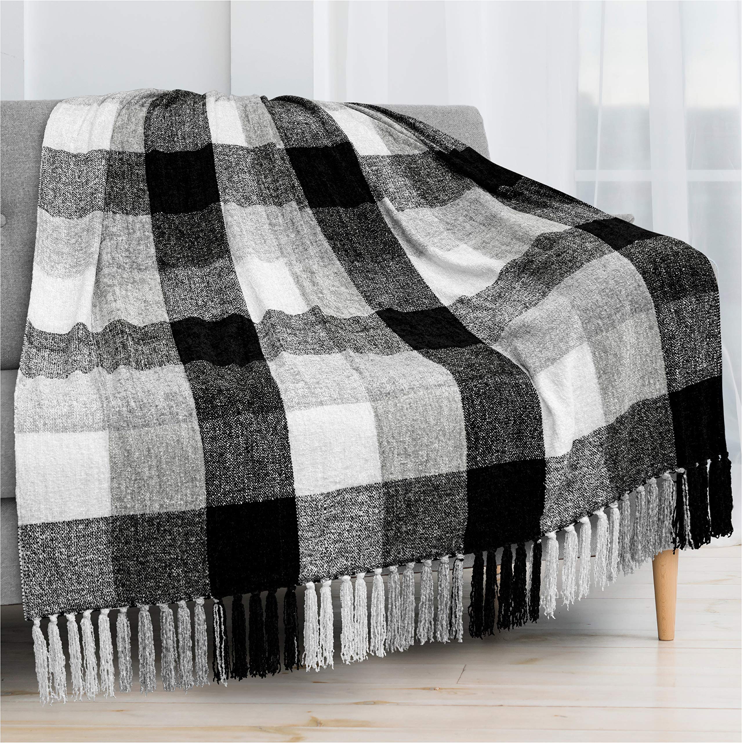 PAVILIA Olive Green Chenille Throw Blanket for Couch Sofa, Soft Olive Knit Throw with Tassel, Decorative Blanket for Bed Chair Living Room, Olive Green 50x60